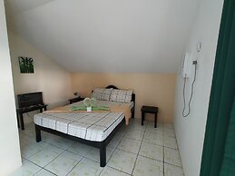 Hotel Sisters Inn  Moalboal