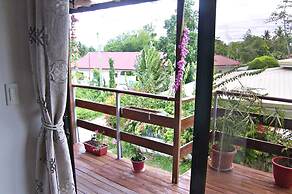 Hotel Sisters Inn  Moalboal