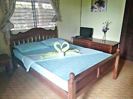 Hotel Sisters Inn  Moalboal