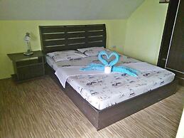 Hotel Sisters Inn  Moalboal