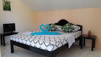 Hotel Sisters Inn  Moalboal