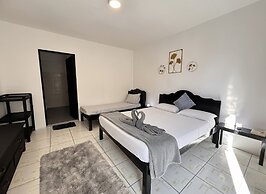 Hotel Sisters Inn  Moalboal