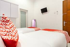 Super OYO 839 Royal Guest House