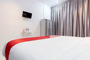 Super OYO 839 Royal Guest House