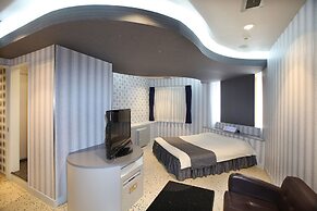 Happy Kiss - Adults Only