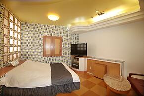 Happy Kiss - Adults Only