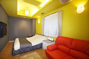 Happy Kiss - Adults Only