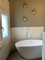 L'8 Boutique Via Piella