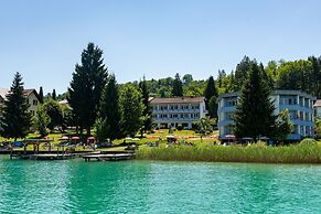 Strandhotel Schabus