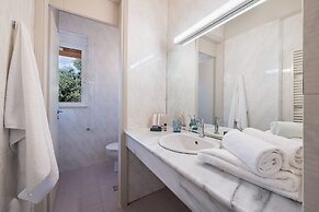 Vilia House on the Hill