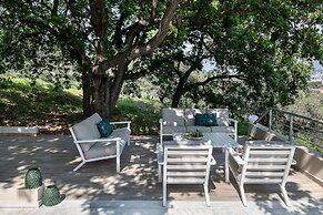 Vilia House on the Hill