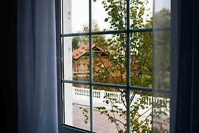 Senator's Park Hotel