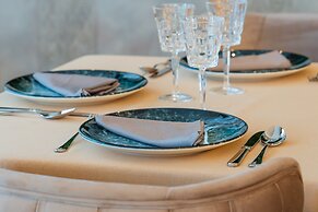 W Regal Boutique&Spa