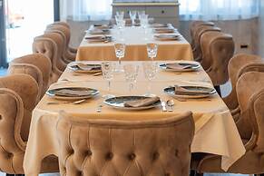 W Regal Boutique&Spa