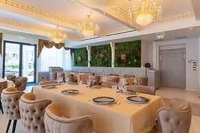 W Regal Boutique&Spa