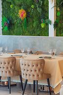 W Regal Boutique&Spa