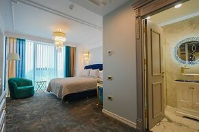 W Regal Boutique&Spa