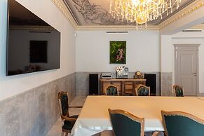 W Regal Boutique&Spa