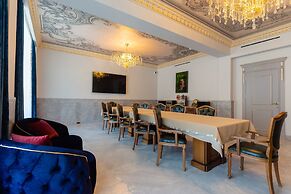 W Regal Boutique&Spa