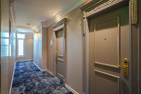 W Regal Boutique&Spa