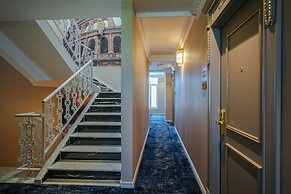 W Regal Boutique&Spa