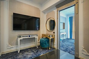 W Regal Boutique&Spa