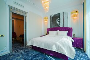 W Regal Boutique&Spa