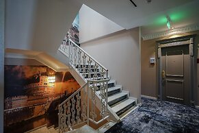 W Regal Boutique&Spa