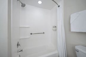 Holiday Inn Express Pembroke by IHG