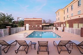 Holiday Inn Express Pembroke by IHG