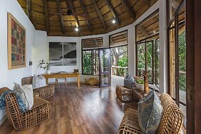 Thonga Beach Lodge