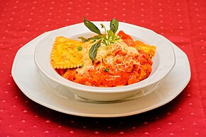 Fried Castle Hotel and Restaurant