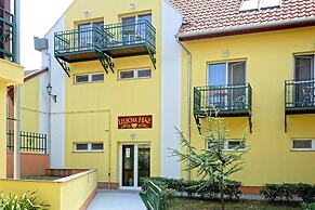 Fried Castle Hotel and Restaurant