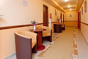 Fried Castle Hotel and Restaurant