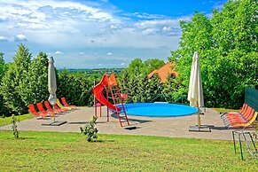 Fried Castle Hotel and Restaurant