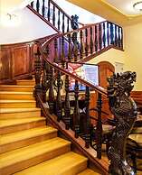 Fried Castle Hotel and Restaurant