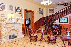 Fried Castle Hotel and Restaurant