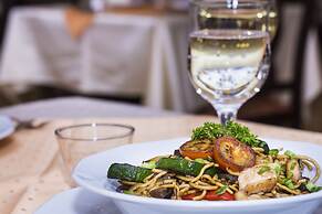 Fried Castle Hotel and Restaurant