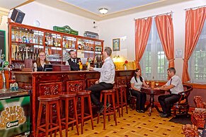 Fried Castle Hotel and Restaurant