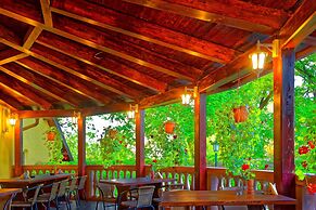 Fried Castle Hotel and Restaurant