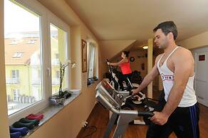 Fried Castle Hotel and Restaurant