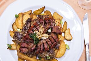 Fried Castle Hotel and Restaurant