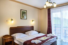 Fried Castle Hotel and Restaurant