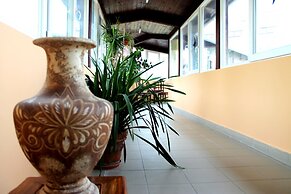 Fried Castle Hotel and Restaurant