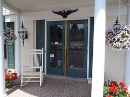 Glass House Inn Erie Near I-90 & I-79