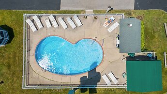 Glass House Inn Erie Near I-90 & I-79