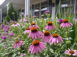 Glass House Inn Erie Near I-90 & I-79