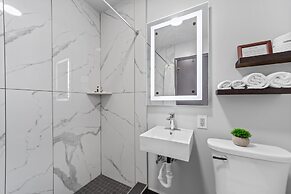 Glass House Inn Erie Near I-90 & I-79