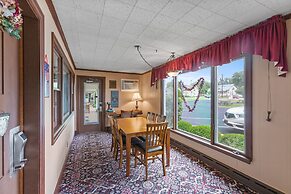 Glass House Inn Erie Near I-90 & I-79