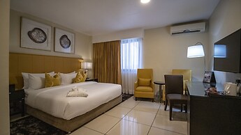 Oak Plaza Hotels - East Airport